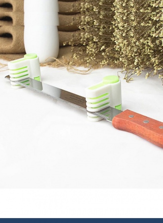 Нож 35 см мелкий зуб для бисквита, торта, хлеба + 2 держателя Эксперты Кухни Нож 35 см мелкий зуб для бисквита, торта, хлеба + 2 держателя Эксперты Кухни